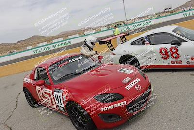 media/Jun-01-2025-CalClub SCCA (Sun) [[eae223c5dd]]/Around pit/